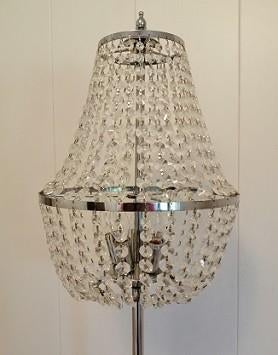 Aparte design vloerlamp met een kristallen kroonluchter, Huis en Inrichting, Lampen | Vloerlampen, Ophalen, Design, Zo goed als nieuw