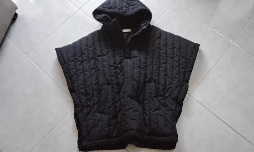 Leuke bodywarmer one size als nieuw zwart, Kleding | Dames, Bodywarmers, Ophalen of Verzenden, Zo goed als nieuw, Maat 38/40 (M)