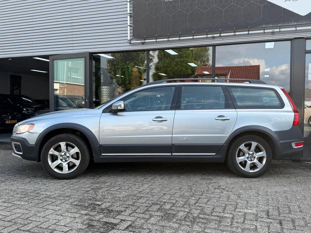 Volvo XC70 3.2 Momentum APK/NAP/NAVI/LEER/TREKHAAK, Automaat, XC70, Vierwielaandrijving, 1744 kg