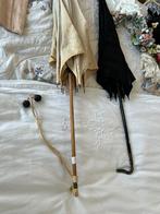 2oude parasols zwart of crème, Antiek en Kunst, Ophalen