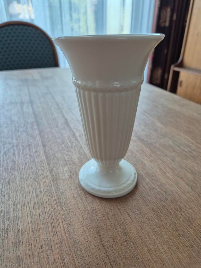 Wedgwood vaas Barlaston 17cm hoog, Huis en Inrichting, Ophalen, Overige kleuren, Aardewerk of Porselein, Zo goed als nieuw