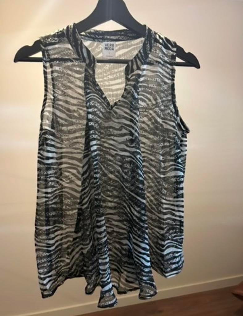 Topje Vero moda maat s, Maat 38/40 (M), Zwart, Ophalen of Verzenden, Zo goed als nieuw