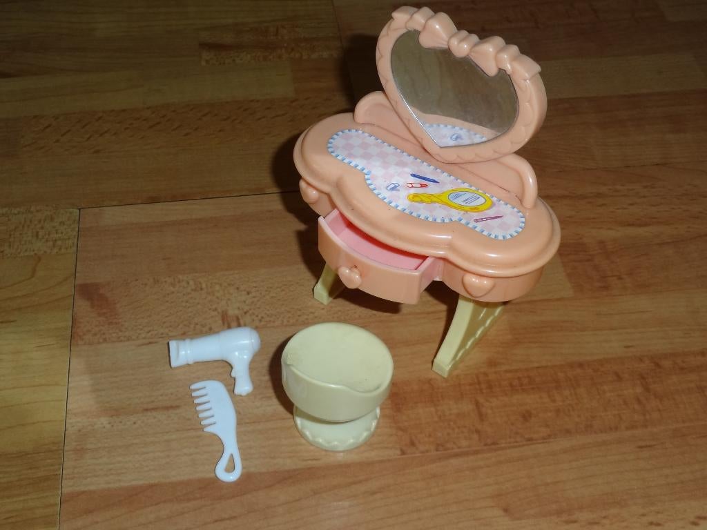 kaptafel voor evi of mini baby born popje uit jaren 70, Ophalen of Verzenden, Gebruikt, Toebehoren