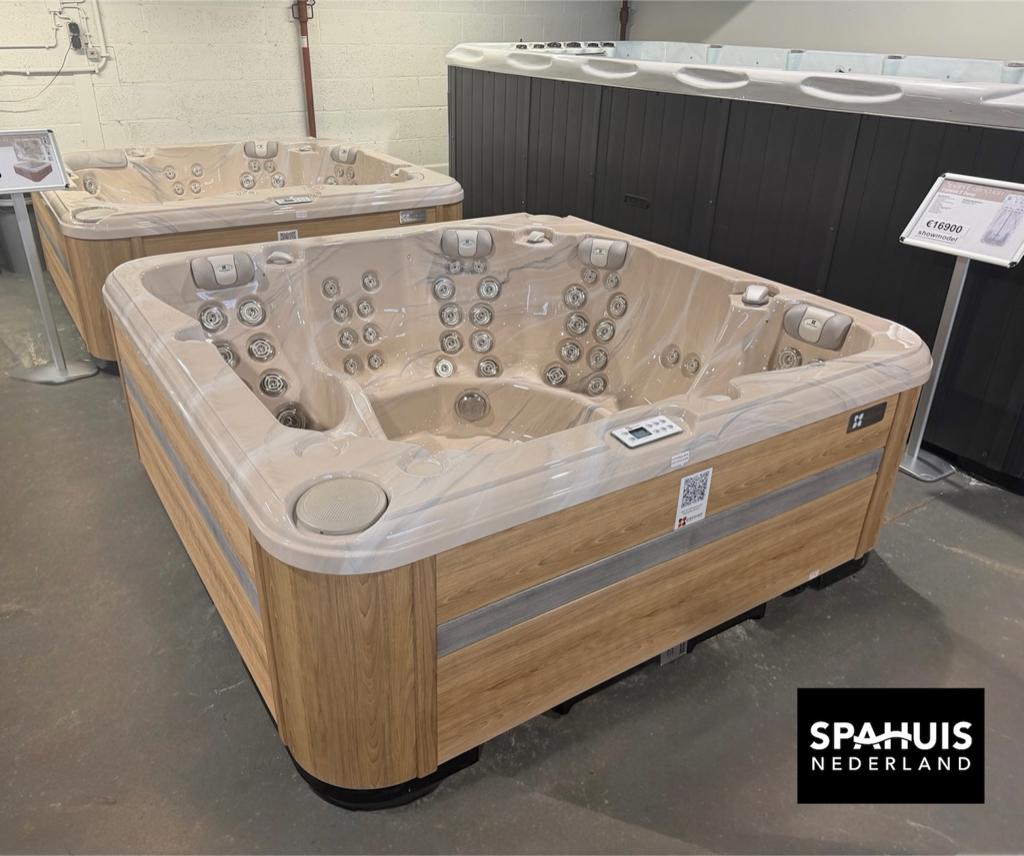 Ruime jacuzzi - 2 ligplaatsen Passion Retreat, Ophalen of Verzenden, Nieuw