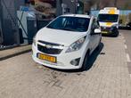 Chevrolet Spark 1.0 Bifuel 2012 Wit, Auto's, Chevrolet, 15 km/l, 37 €/maand, 4 cilinders, Wit