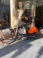 Engels rotan bankje, Ophalen