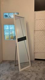 Staande witte spiegel, Huis en Inrichting, Woonaccessoires | Spiegels, Ophalen, Minder dan 50 cm, Zo goed als nieuw, 150 tot 200 cm