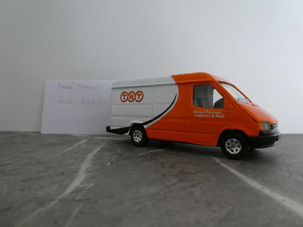 Ford Transit schaal model + div items TNT, Verzamelen, Ophalen of Verzenden, Nieuw, Auto's