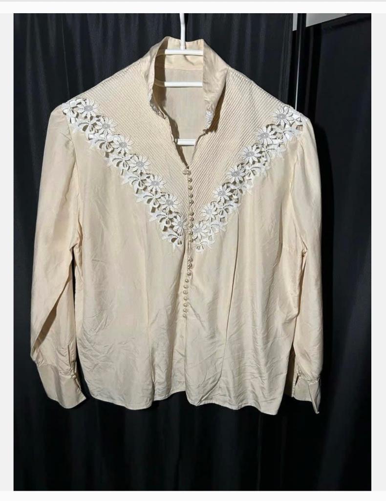 Antieke vintage blouse jaren '60 met kant, parelknoopjes, Antiek en Kunst, Antiek | Kleding en Accessoires, Ophalen of Verzenden
