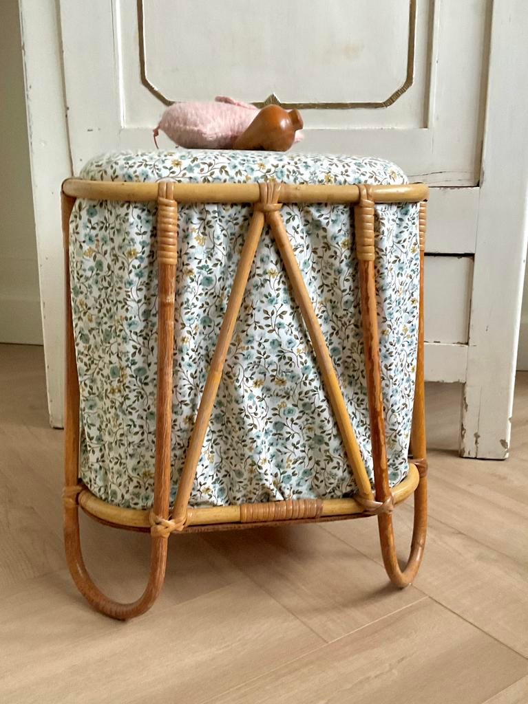 Vintage rotan opberger voor speelgoed, krukje, Gebruikt, Ophalen of Verzenden, Nvt, Nvt