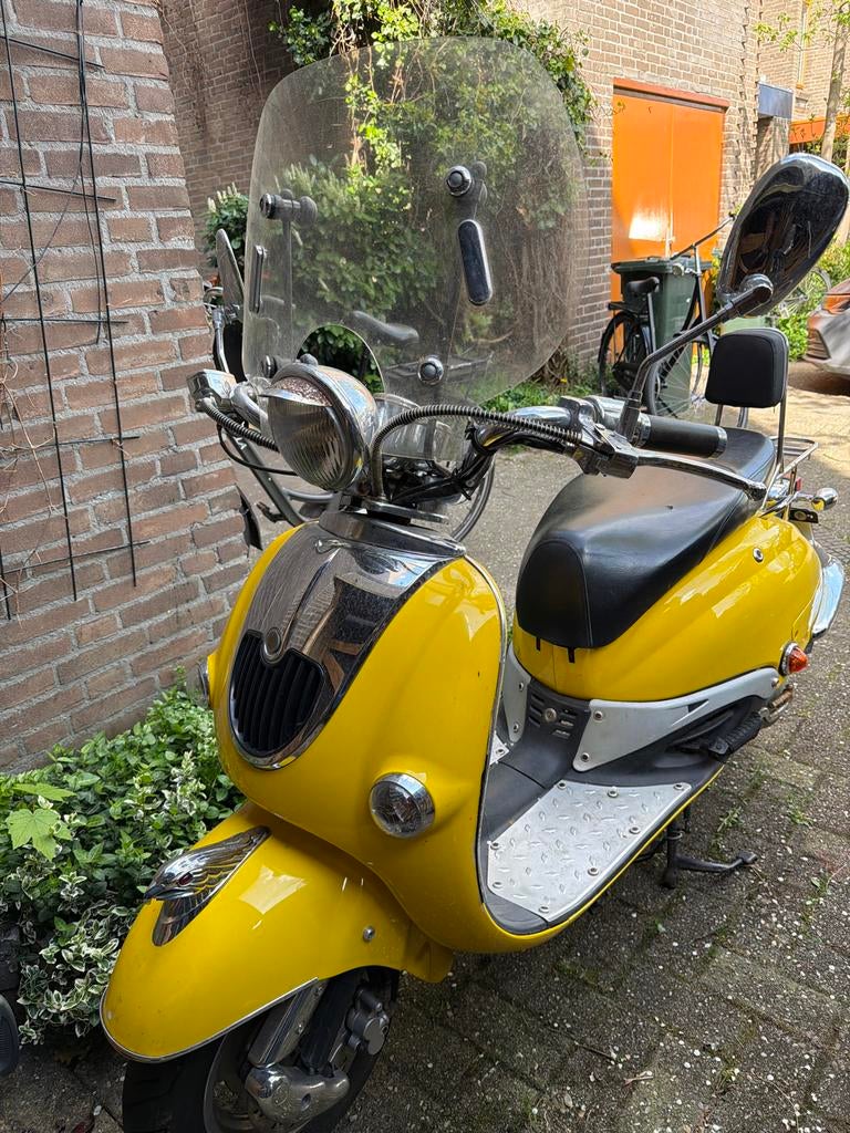 Gele scooter met blauw kenteken (wok), Ophalen, Gebruikt, Benzine, Overige merken