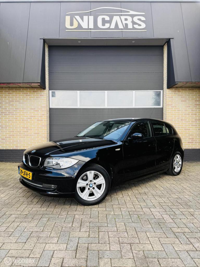 BMW 1-serie 118i Executive | Automaat|nieuwe Ketting|LM16, Achterwielaandrijving, Zwart, Euro 4, Onderhoudsboekje