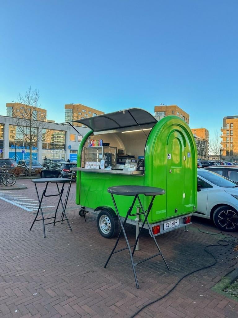 Te huur: Moderne Foodtruck/ Foodtrailer / Kraam huren, Hobby en Vrije tijd, Feestartikelen | Verhuur, Overige, Ophalen of Verzenden