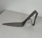 De Bijenkorf grote chique metalen design taartschep pump/hak, ., Overige typen, Taarten of Cupcakes, Ophalen of Verzenden