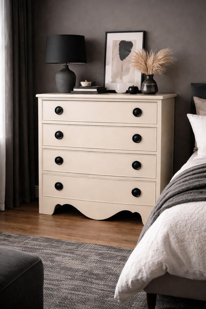 Taupe gekleurde ladekast met vier laden, Huis en Inrichting, Kasten | Ladekasten, Ophalen, 50 tot 100 cm, Zo goed als nieuw, 3 of 4 laden