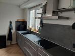 Moderne Betonlook Keuken met Whirlpool ApparatenGEDEMONTEERD, Huis en Inrichting, Keuken | Complete keukens, Enkelwandige keuken