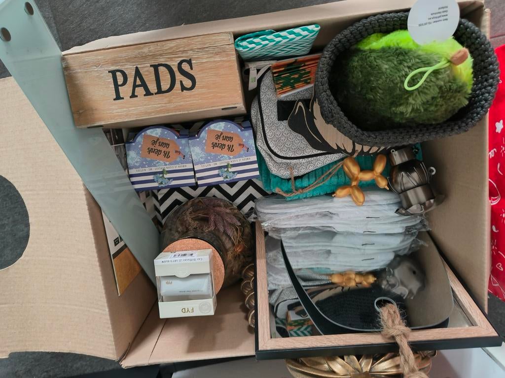 Doos vol decoratie spulletjes etc. (Rommelmarkt), Diversen, Rommelmarktspullen, Ophalen, Zo goed als nieuw