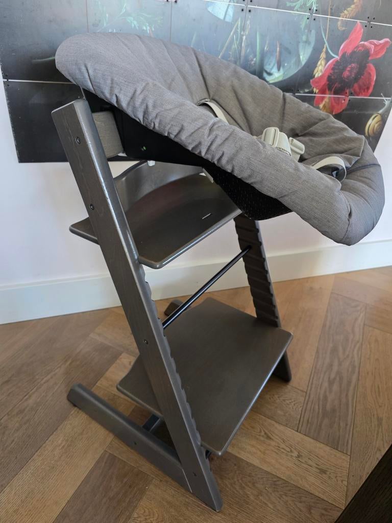 Stokke Tripp trapp, hazy grey, in nieuwstaat., Kinderen en Baby's, Kinderstoelen, Ophalen, Zo goed als nieuw, Meegroeistoel, Aanschuifbaar