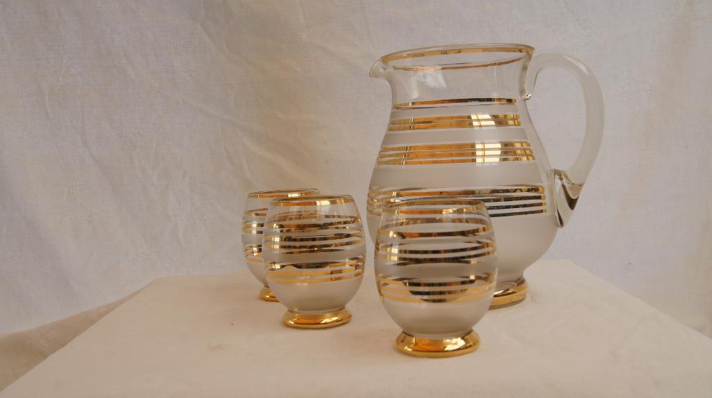 Siroopkan met glaasjes / Kleine karaf, Ophalen of Verzenden