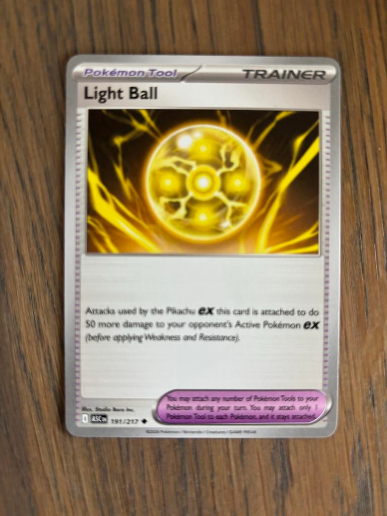 Pokémon Tool Trainer Kaart: Light Ball (191/217), Ophalen of Verzenden, Zo goed als nieuw, Losse kaart