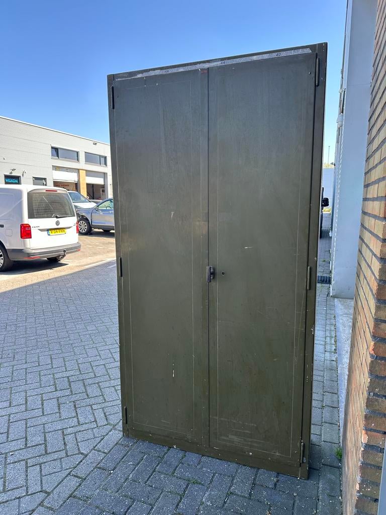Lips kast met 2 originele sleutels, Ophalen, Gebruikt