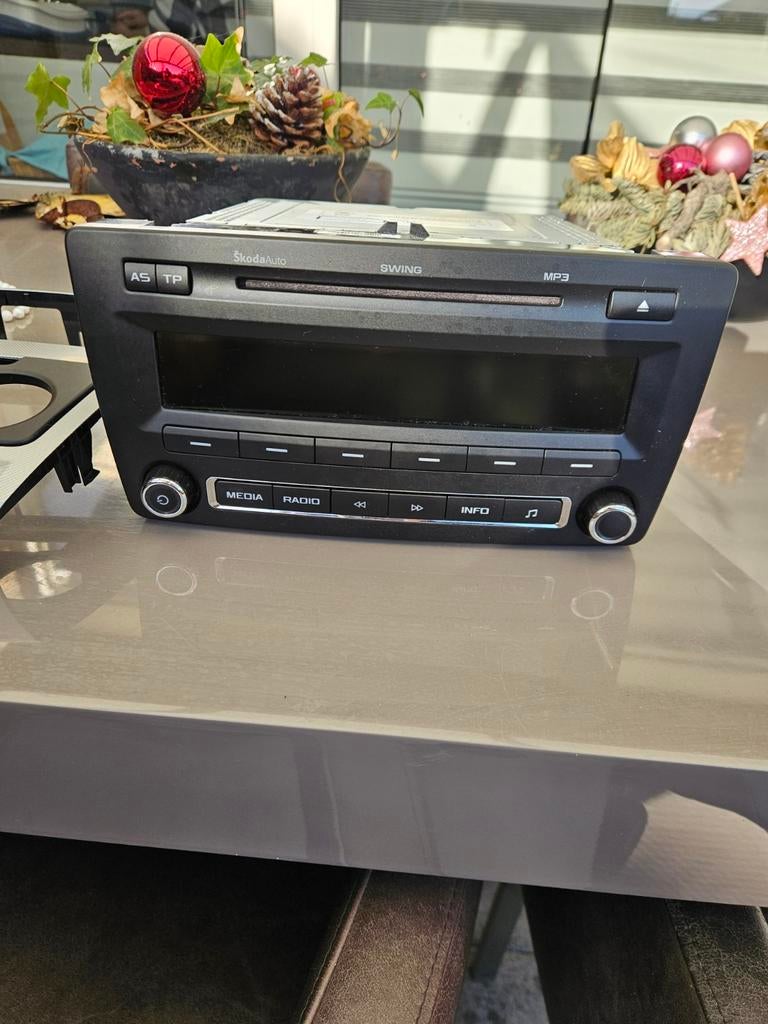 Originele Skoda Octavia A5 2012 autoradio met frame, Ophalen of Verzenden, Gebruikt