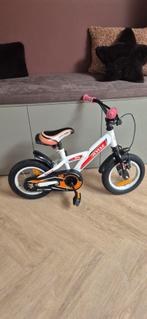 Kinderfietsje wit met rood en oranje accenten, Ophalen, Gebruikt, Minder dan 16 inch