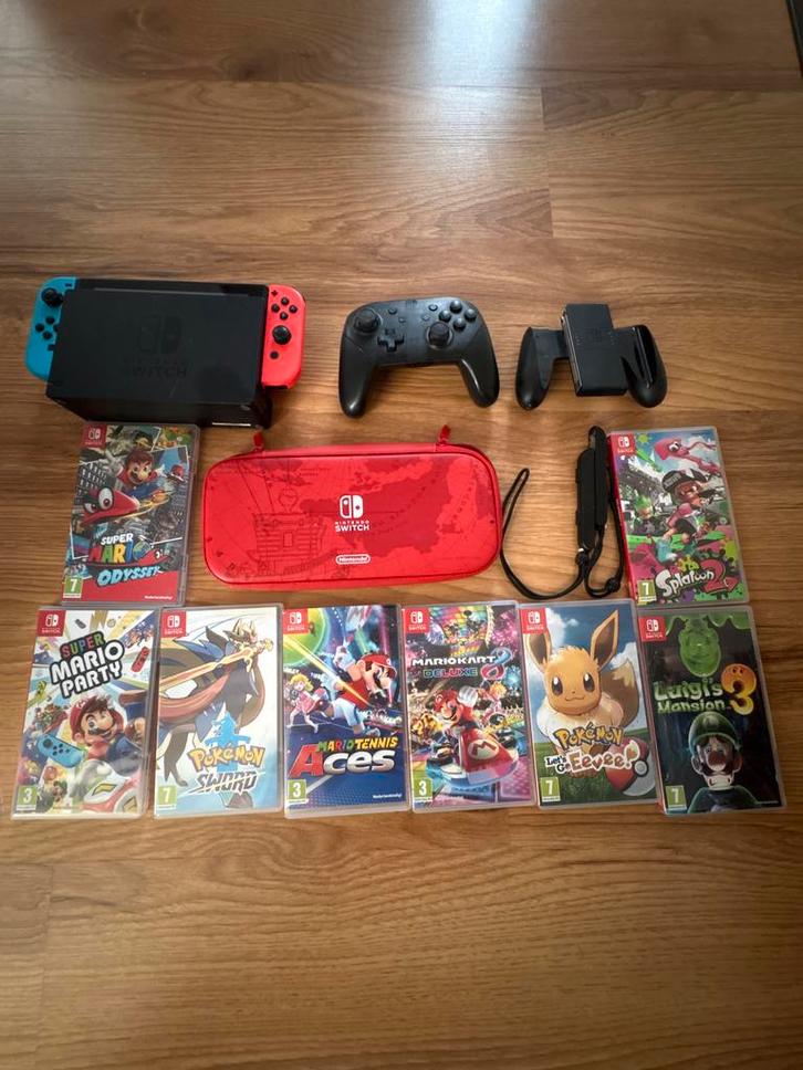 Nintendo Switch met veel spellen, controller en accessoires, Spelcomputers en Games, Games | Nintendo Switch, Zo goed als nieuw