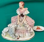Porseleinen Meissen beeldje vrouw met hond, Ophalen of Verzenden