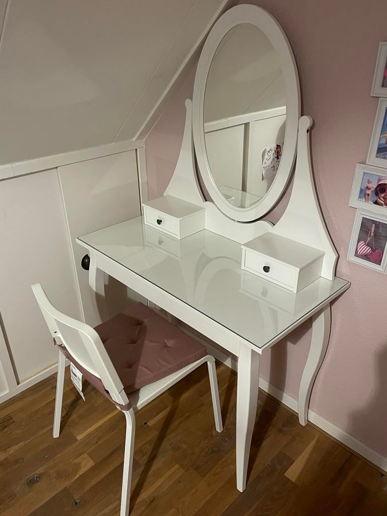 IKEA HEMNES make up tafel / toilet tafel met spiegel, Huis en Inrichting, Tafels | Kaptafels, Ophalen, 50 tot 100 cm, Zo goed als nieuw