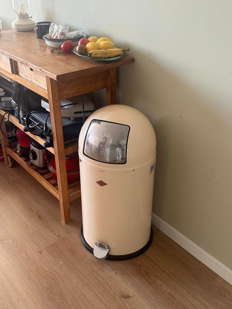 Wesco prullebak Kickboy Amandel 40L, Kunststof, Gebruikt, Met pedaal, 40 liter of meer