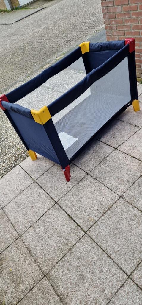 Camping bed Compact en stevig reisbedje/box voor baby's, Ophalen of Verzenden, Gebruikt, Rechthoekig