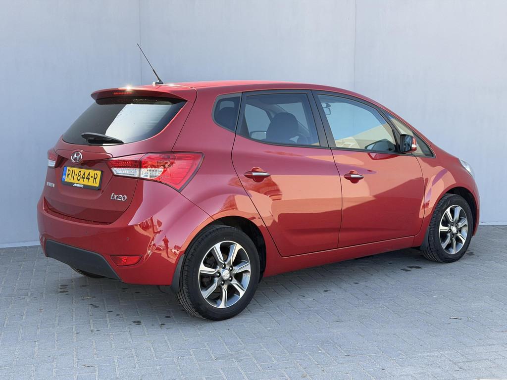 Hyundai ix20 1.6i Go! / Navigatie / Achteruitrij Camera / Or, Euro 5, Gebruikt, 1591 cc, 4 cilinders