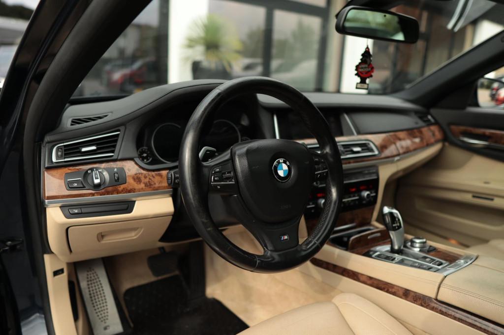 BMW 7-serie 750Ld xDrive|Xenon|Pano|PDC|achteruitrijcamera|S, Automaat, Gebruikt, Beige, Blauw
