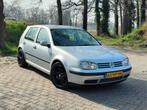 Volkswagen Golf 1.6 77KW 2001 Grijs LAGE KM, Auto's, Volkswagen, Voorwielaandrijving, Stof, 1145 kg, 4 cilinders