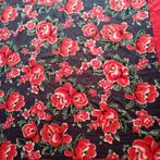 Sjaal grote rode gebloemde dunne sjaal 116 x 116, Kleding | Dames, Mutsen, Sjaals en Handschoenen, Ophalen of Verzenden, Nieuw