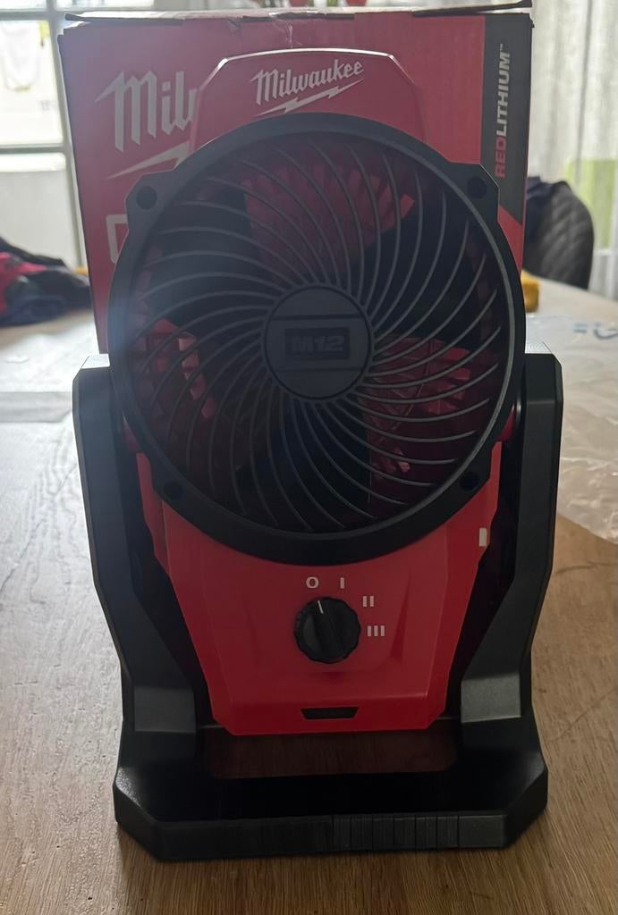 Milwaukee M12 Ventilator M12 AF – Accu Ventilator, Ophalen of Verzenden, Zo goed als nieuw, Tafelventilator