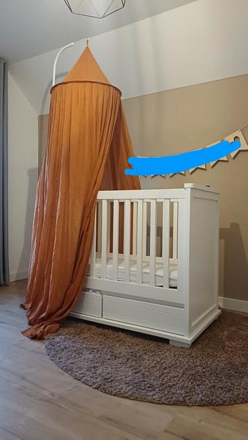 Mooie babykamer compleet. Super kwaliteit! beschikbaar voor biedingen