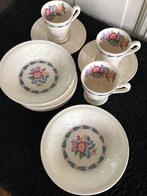 Wedgwood servies met gebaksbordjes  morning glory., Antiek en Kunst, Antiek | Servies los, Ophalen of Verzenden