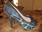 Guess pumps slangenprint blauw leder maat 37,5, Blauw, Ophalen of Verzenden, Zo goed als nieuw, Pumps