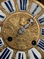 Antiek uurwerk van klok met een wijzer ijzeren uurwerk, Antiek en Kunst, Antiek | Klokken, Ophalen of Verzenden