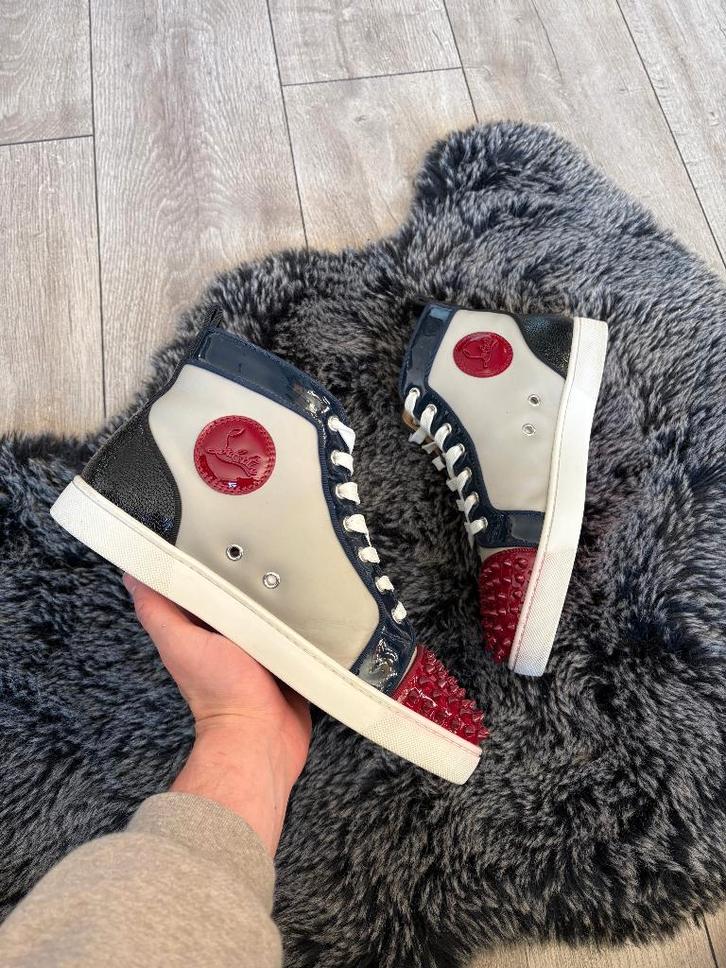 Christian Louboutin Lou Spikes Flat Size 41, Kleding | Heren, Schoenen, Zo goed als nieuw, Sneakers of Gympen, Overige kleuren