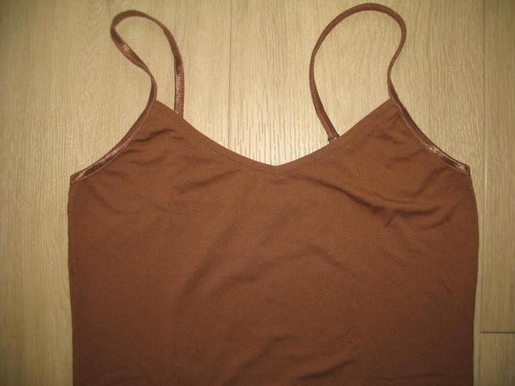 Steps Stretch Top Warm Cognac Maat M * BVaN *, Kleding | Dames, Tops, Nieuw, Maat 38/40 (M), Overige kleuren, Zonder mouw, Ophalen of Verzenden
