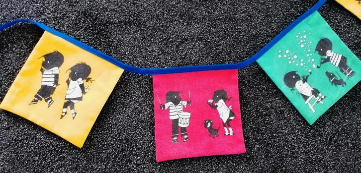 Jip en Janneke vlaggenlijn, 12 verschillende afbeeldingen., Hobby en Vrije tijd, Feestartikelen, Nieuw, Versiering, Verjaardag