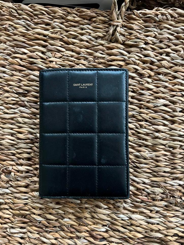 Saint Laurent Limited Edition Paspoorthoes Quilted Leather, Diversen, Agenda's, Zo goed als nieuw, Ophalen of Verzenden