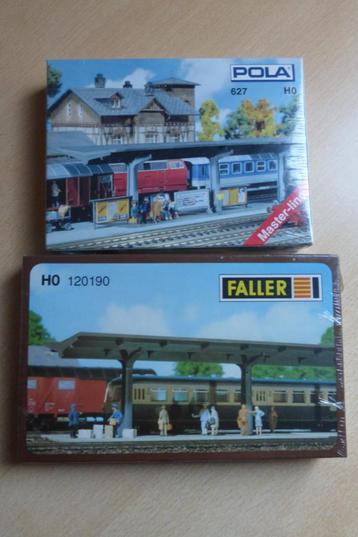 Faller 120190 / Pola 627 - Klein perron met overkapping beschikbaar voor biedingen