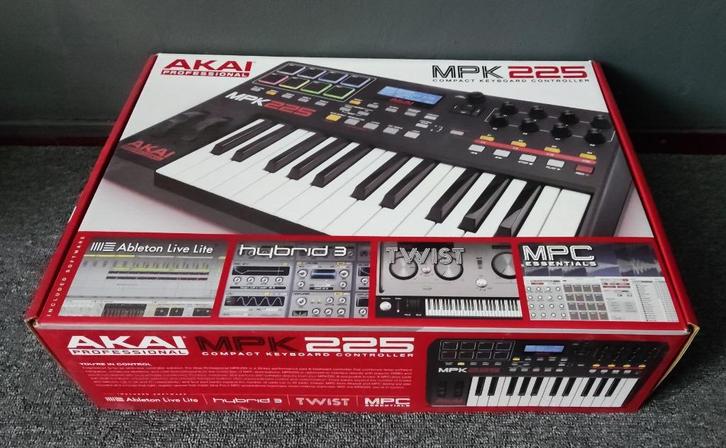 Akai - MPK 225, Muziek en Instrumenten, Midi-apparatuur, Gebruikt, Ophalen