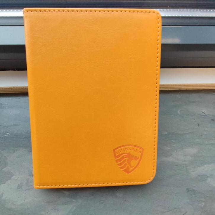 Kobo Clara 2e mosterdgeel / honinggeel hoesje sleepcover, Computers en Software, E-readers, Nieuw, 6 inch of minder, Ophalen of Verzenden