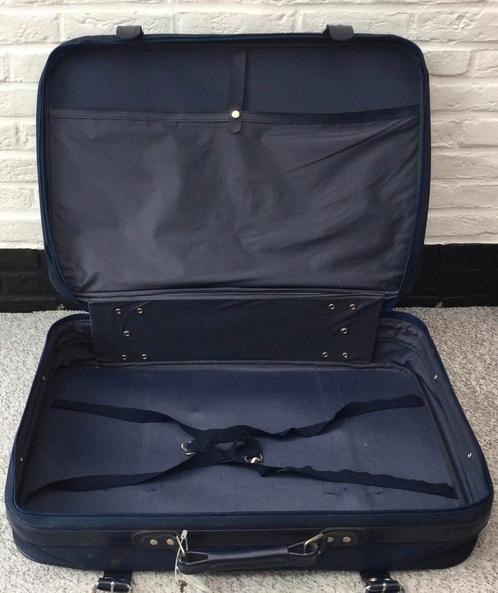 ZGAN. Blauwe koffer met wieltjes, slotje, stevige randen., Sieraden, Tassen en Uiterlijk, Koffers, Zo goed als nieuw, Hard kunststof