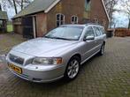 Volvo V70 2.4 140PK AUT 2004 Grijs 7 persoons, Auto's, 1800 kg, Beige, Stationwagon, Particulier